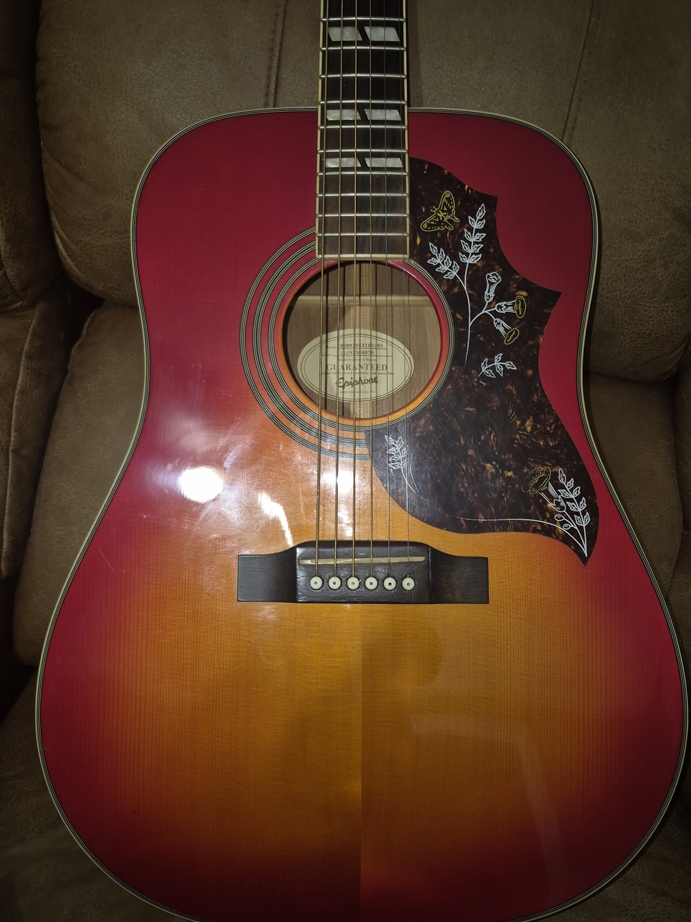 Epiphone Hummingbird Acoustic Guitar (Cherry Sunburst) – Excellent Condition